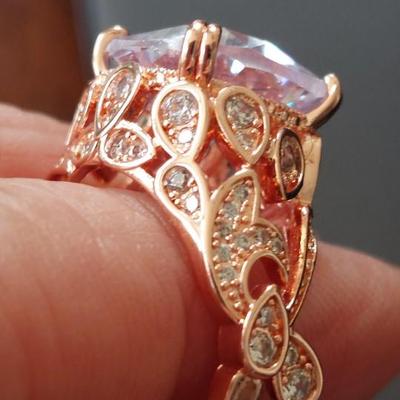 Beautiful Fashion Ring Size 6