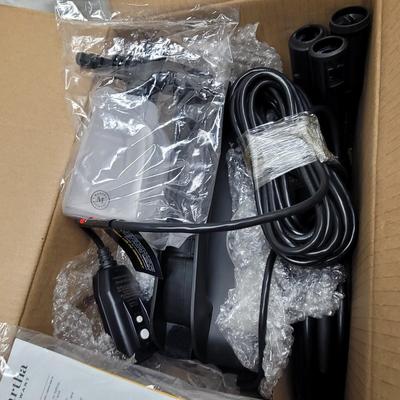 Sale Photo Thumbnail #1000: New and in box