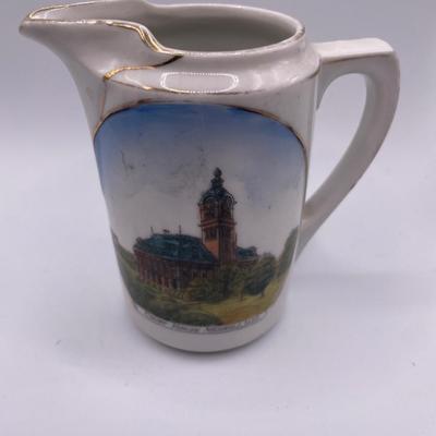 Maxwell house mug and WI creamer