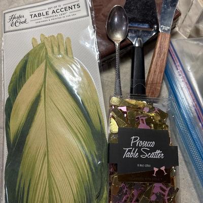 Party accents and mug