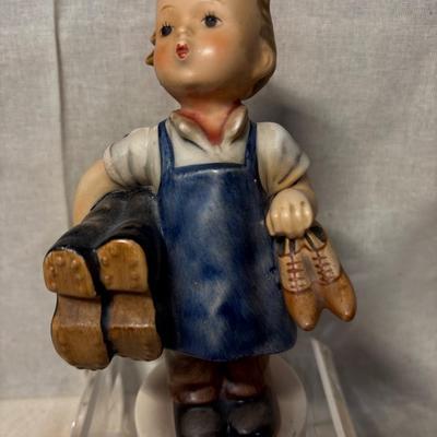 Lot of three Goebel figurines!