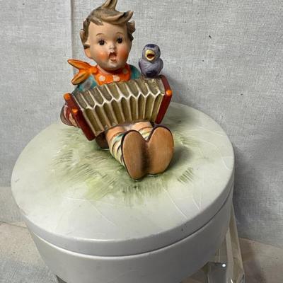 Lot of three Goebel figurines!