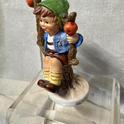 Lot of three Goebel figurines!