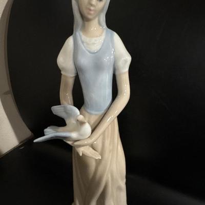 Porcelain figurine Tengra Spain