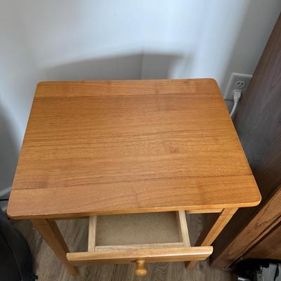 Accent Table / End Table