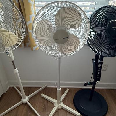 Oscillating fan lot (3)