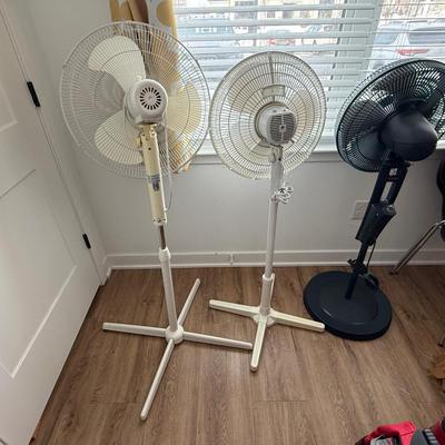 Oscillating fan lot (3)