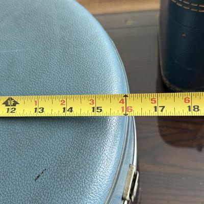 Travel Suitcase Lot (7)