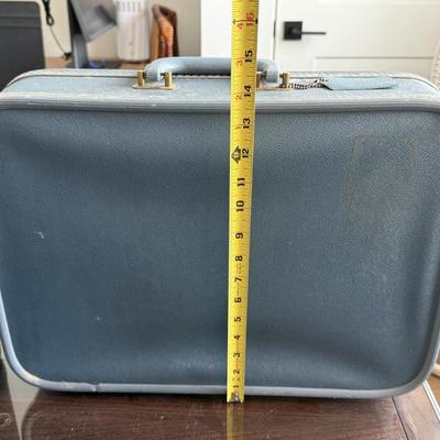 Travel Suitcase Lot (7)