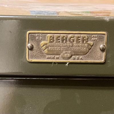 Sale Photo Thumbnail #176: Heavy
Item located in bottom level so steps involved