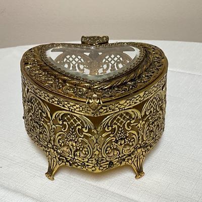 Sale Photo Thumbnail #181: Beautiful heart shaped gold metal box in great condition