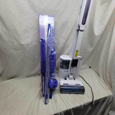 Sale Photo Thumbnail #1050: Vac works and dusters are new