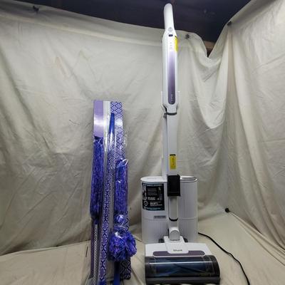 Sale Photo Thumbnail #1049: Vac works and dusters are new