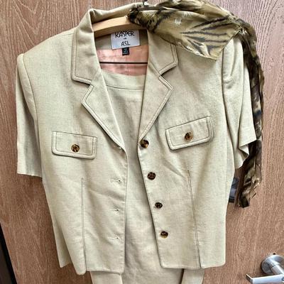 Kasper Women's 2-Piece Tan Suit NWT