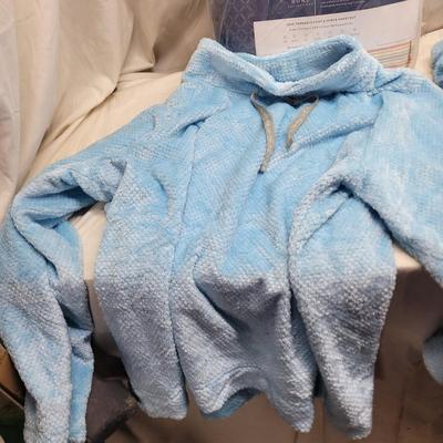 Sale Photo Thumbnail #1066: A split king sheet set gives you an extra fitted sheet and these are the softest pajamas I've ever touched