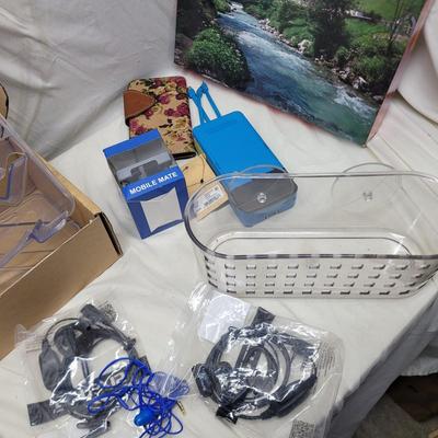 Sale Photo Thumbnail #1099: Puzzle is unopened, see pics for details