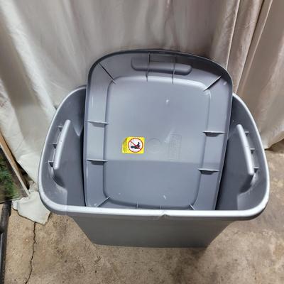 Sale Photo Thumbnail #1117: As pictured! Weedeater has compression