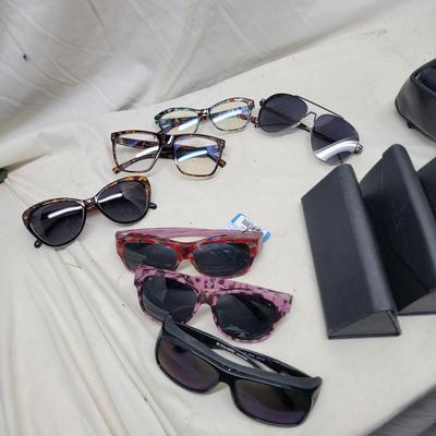 Sale Photo Thumbnail #1174: I would call them women's but there's no judgement on who buys them. All in a case