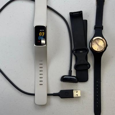 Fitbit Charge 5 Advanced Fitness Tracker With Extra Band Charger Works