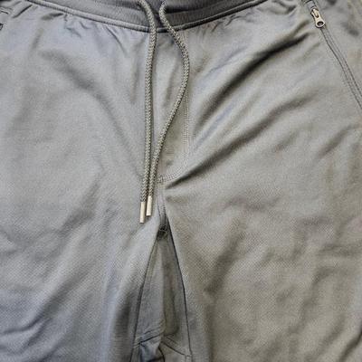 Under Under Armour Men's  Two Shirts 1 Pans And 1 Uniqlo T-Shirt Brand New With Tags