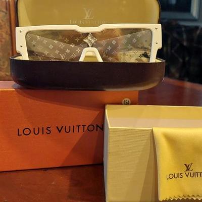 Louis Vuitton Cyclone sunglasses