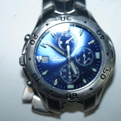 Sale Photo Thumbnail #138: This grouping of three watches is selling as is.
They are nice watches but are not working, They need intricate cleaning, For the person who likes to  repair, restore or for parts this is a very nice buy, 
The band on the Citizen needs a small pin to reat