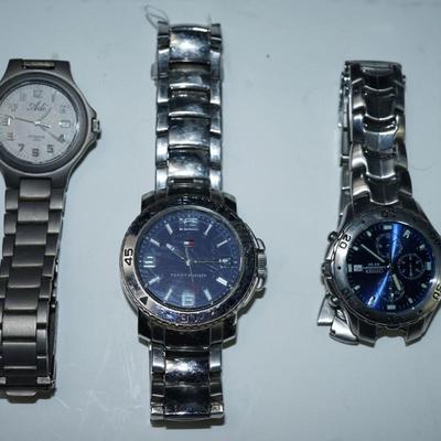 Sale Photo Thumbnail #135: This grouping of three watches is selling as is.
They are nice watches but are not working, They need intricate cleaning, For the person who likes to  repair, restore or for parts this is a very nice buy, 
The band on the Citizen needs a small pin to reat
