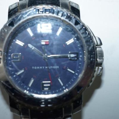 Sale Photo Thumbnail #136: This grouping of three watches is selling as is.
They are nice watches but are not working, They need intricate cleaning, For the person who likes to  repair, restore or for parts this is a very nice buy, 
The band on the Citizen needs a small pin to reat