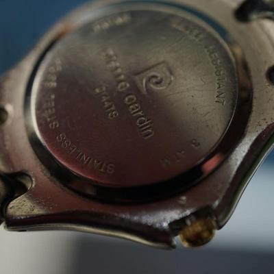 Sale Photo Thumbnail #165: grouping of mens wrist watcher for the person who reburbishes vintage watches. 
the watches are in fair to good condition. The crystals on the Gucci and Timex are cloudy and. scratched
The beveled crystals on the Pulsar is good as is the Pierre Cardin
Sta