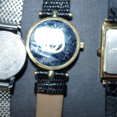 Sale Photo Thumbnail #167: grouping of mens wrist watcher for the person who reburbishes vintage watches. 
the watches are in fair to good condition. The crystals on the Gucci and Timex are cloudy and. scratched
The beveled crystals on the Pulsar is good as is the Pierre Cardin
Sta