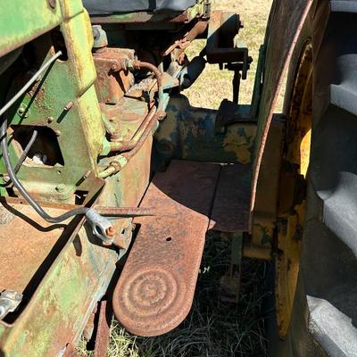 Vintage John Deere 40-V High-Crop Tractor – Model 40-V High-Crop