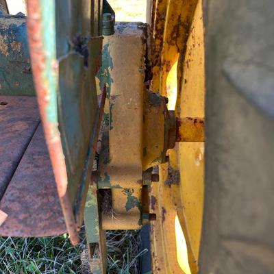 Vintage John Deere 40-V High-Crop Tractor – Model 40-V High-Crop