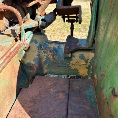 Vintage John Deere 40-V High-Crop Tractor – Model 40-V High-Crop