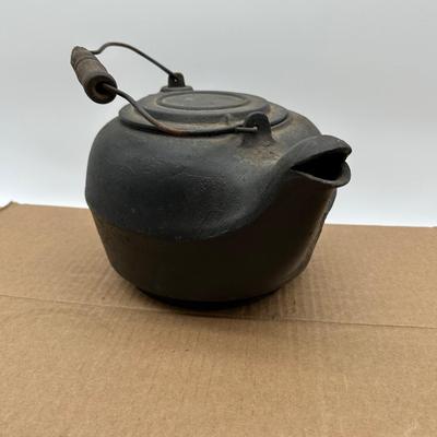 Antique Cast Iron Tea Kettle w/ Lid & Bale Handle – Wood Grip – Rustic As-Found Condition
