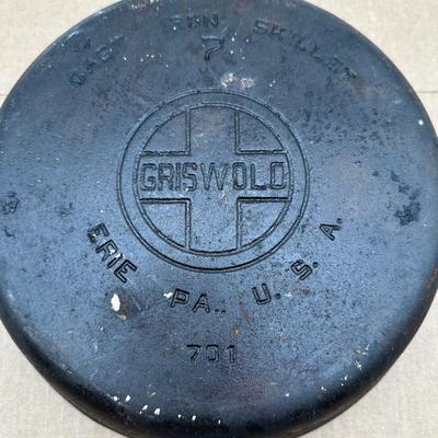 Vintage Griswold Cast Iron Skillet #7 – Large Block Logo – Erie, PA – No. 701