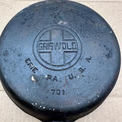 Vintage Griswold Cast Iron Skillet #7 – Large Block Logo – Erie, PA – No. 701