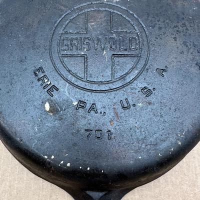 Vintage Griswold Cast Iron Skillet #7 – Large Block Logo – Erie, PA – No. 701
