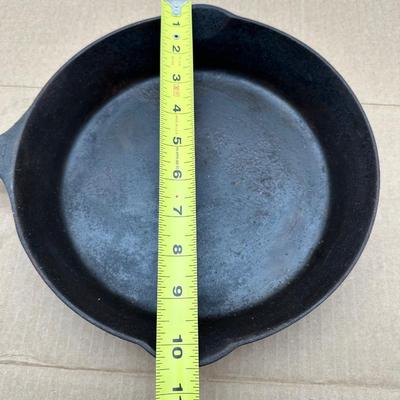 Vintage Griswold Cast Iron Skillet #7 – Large Block Logo – Erie, PA – No. 701