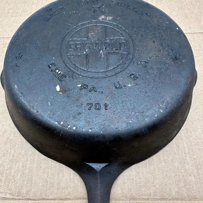Vintage Griswold Cast Iron Skillet #7 – Large Block Logo – Erie, PA – No. 701