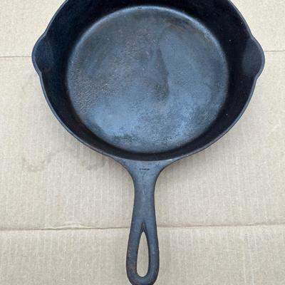Vintage Griswold Cast Iron Skillet #7 – Large Block Logo – Erie, PA – No. 701