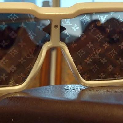 Louis Vuitton Cyclone sunglasses