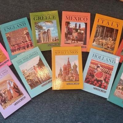 Sale Photo Thumbnail #32: Read to you by famous people of the time including the Iconic Vincent Price. All books have Albums & slides. Fun step back in time before books on tape.