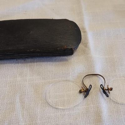 Sale Photo Thumbnail #41: Rimless Fingerpiece French Pinched Nose glasses