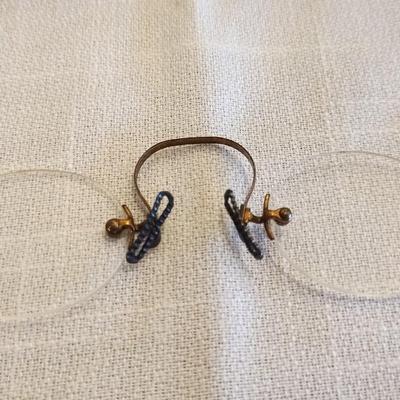 Sale Photo Thumbnail #37: Rimless Fingerpiece French Pinched Nose glasses