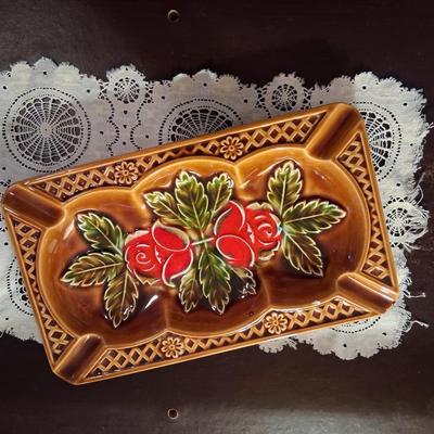 Sale Photo Thumbnail #75: Double Roses, a symbol of good times. Beautiful & in excellent condition.  Used as a trinket/Key tray in my home.