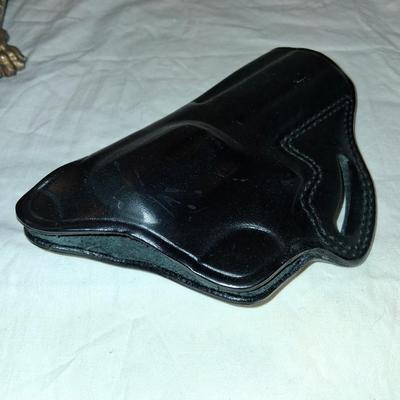 Sale Photo Thumbnail #109: Holds a revolver or small piece