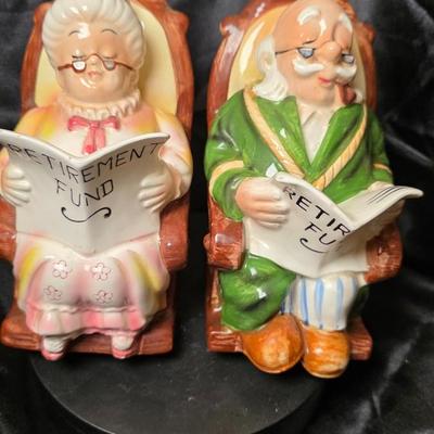 Vintage Lefton “Retirement Fund” Grandma & Grandpa Ceramic Piggy Bank Pair – Hand Painted Japan
