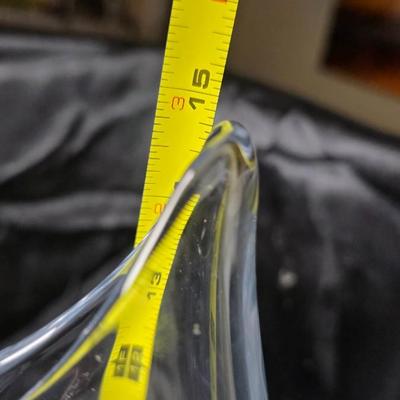 Abstract Clear Crystal Sculpture – Mid-Century Modern Flame Sail Art Glass 15”