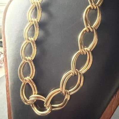 Vintage gold tone link fashion necklace