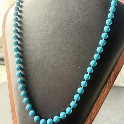 Blue beaded fashion necklace